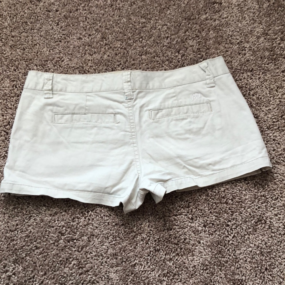 Aeropostale khaki shorts size 3/4